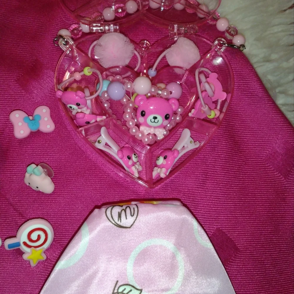 HELLO KITTY NWOT BUNDLE WITH STRETCH HAT